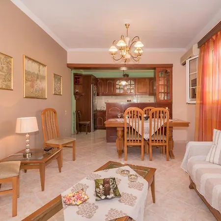 Athina's Maisonette