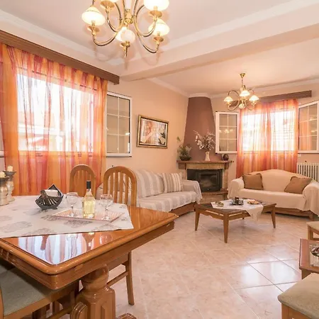 Athina's Maisonette Apartment *